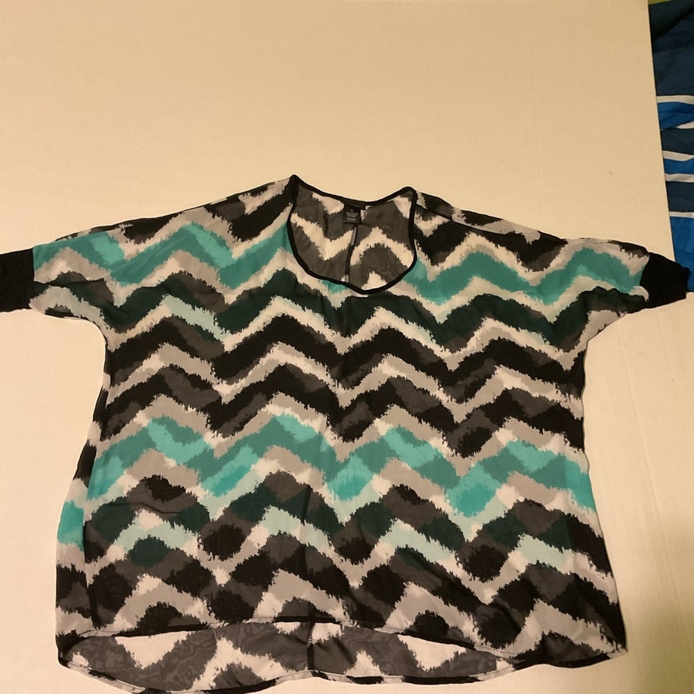 Rue 21 Sheer Light Weight Top Blouse size XL